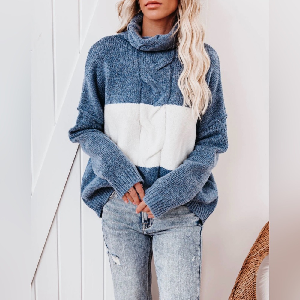 NWT! VICI - Mingle Colorblock Turtleneck Sweater - Blue & Ivory - Size Medium